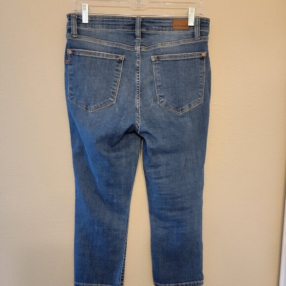 Judy Blue Skinny Capri w/side slit 11/30 - Picture 4 of 4